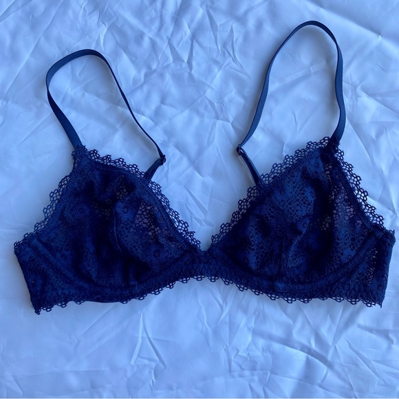 Victoria's Secret Lace Underwire Bralette Small - Picture 1 of 4